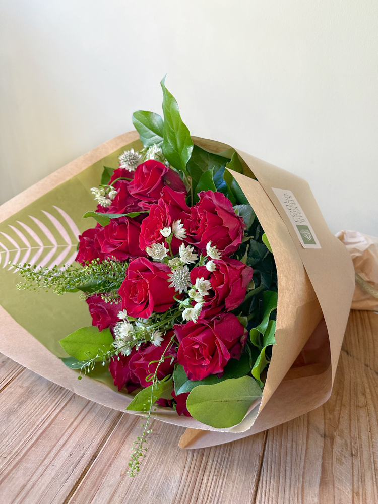 Product_Two Dozen Roses_IMG-2830.jpg